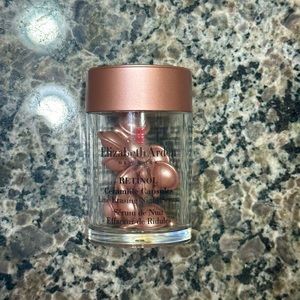 Elizabeth Arden Ceramide Retinol capsules